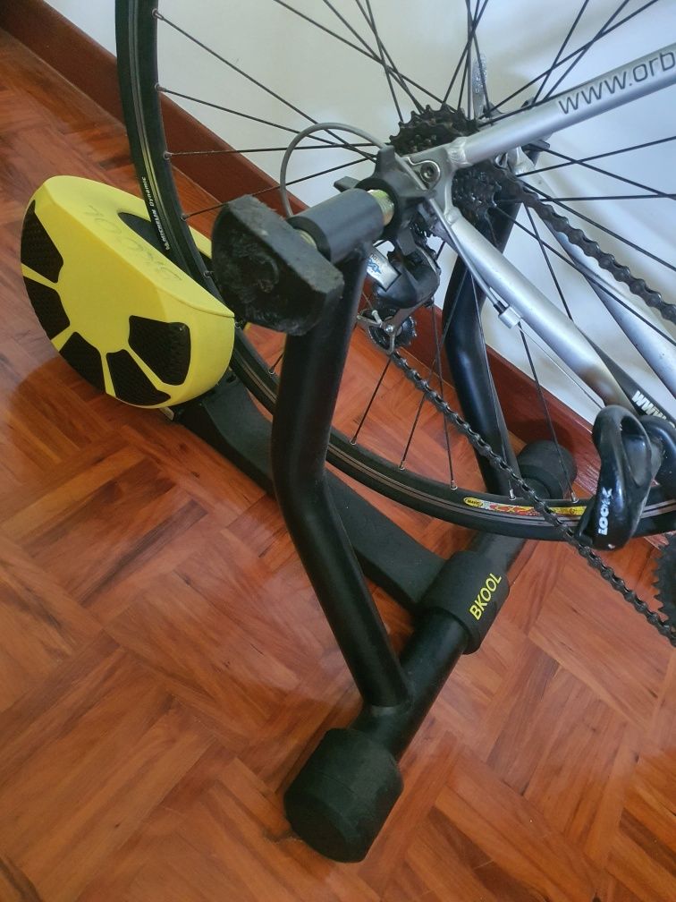 Rolo de treino Bkool Pro 2