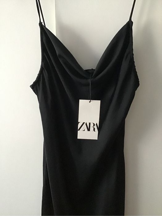 Vestido cetim preto Zara