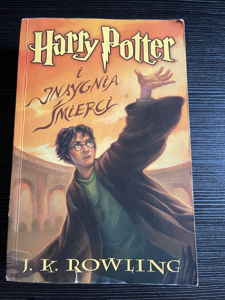 Książki- fantastyka, horror, kryminał (Wiedźmin, Harry Potter)