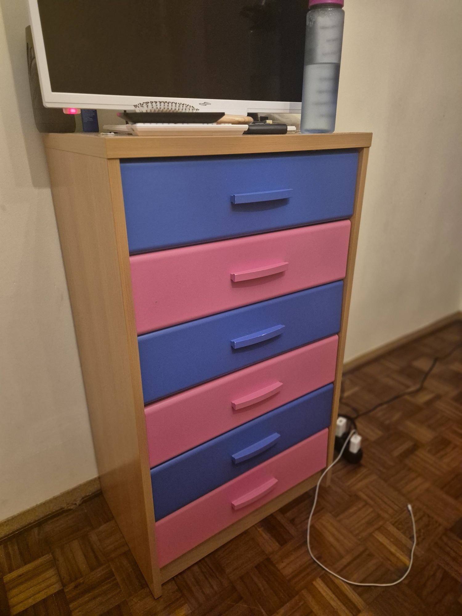 Moveis quarto solteiro( 2camas gavetas ,comoda e 2 roupeiros) URGENTE