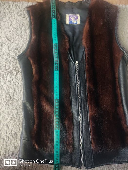 Шкіряна жилетка з хутром