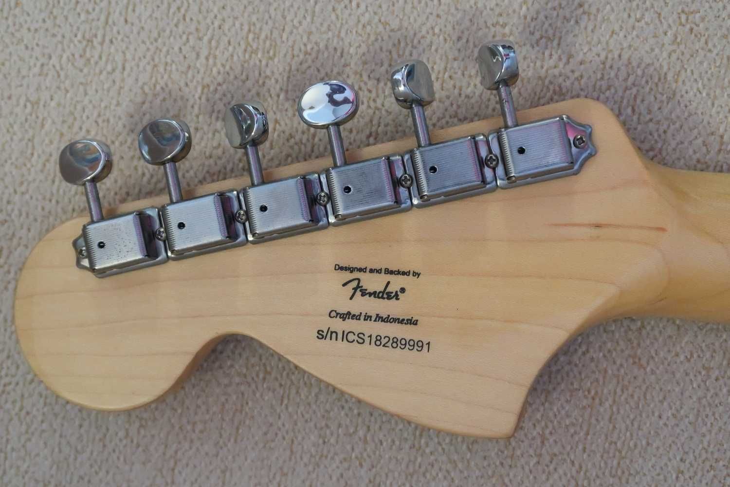 SQUIER Stratocaster by FENDER com upgrade.