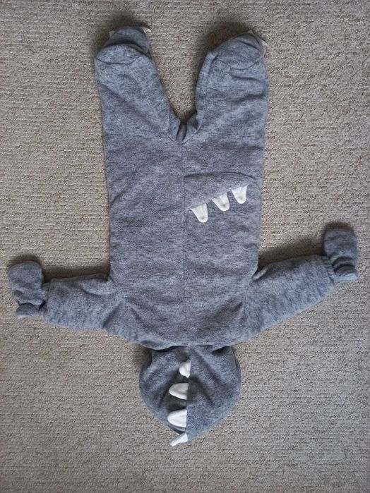 Polarowy kombinezon, Next