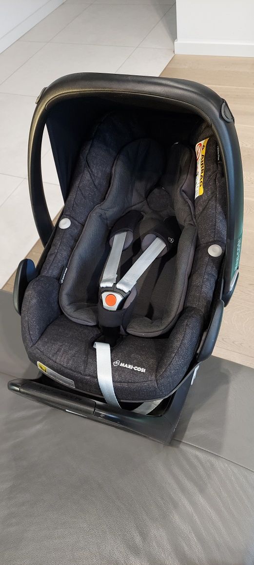 Fotelik Maxi-Cosi Pebble Plus oraz Baza 2Way Fix