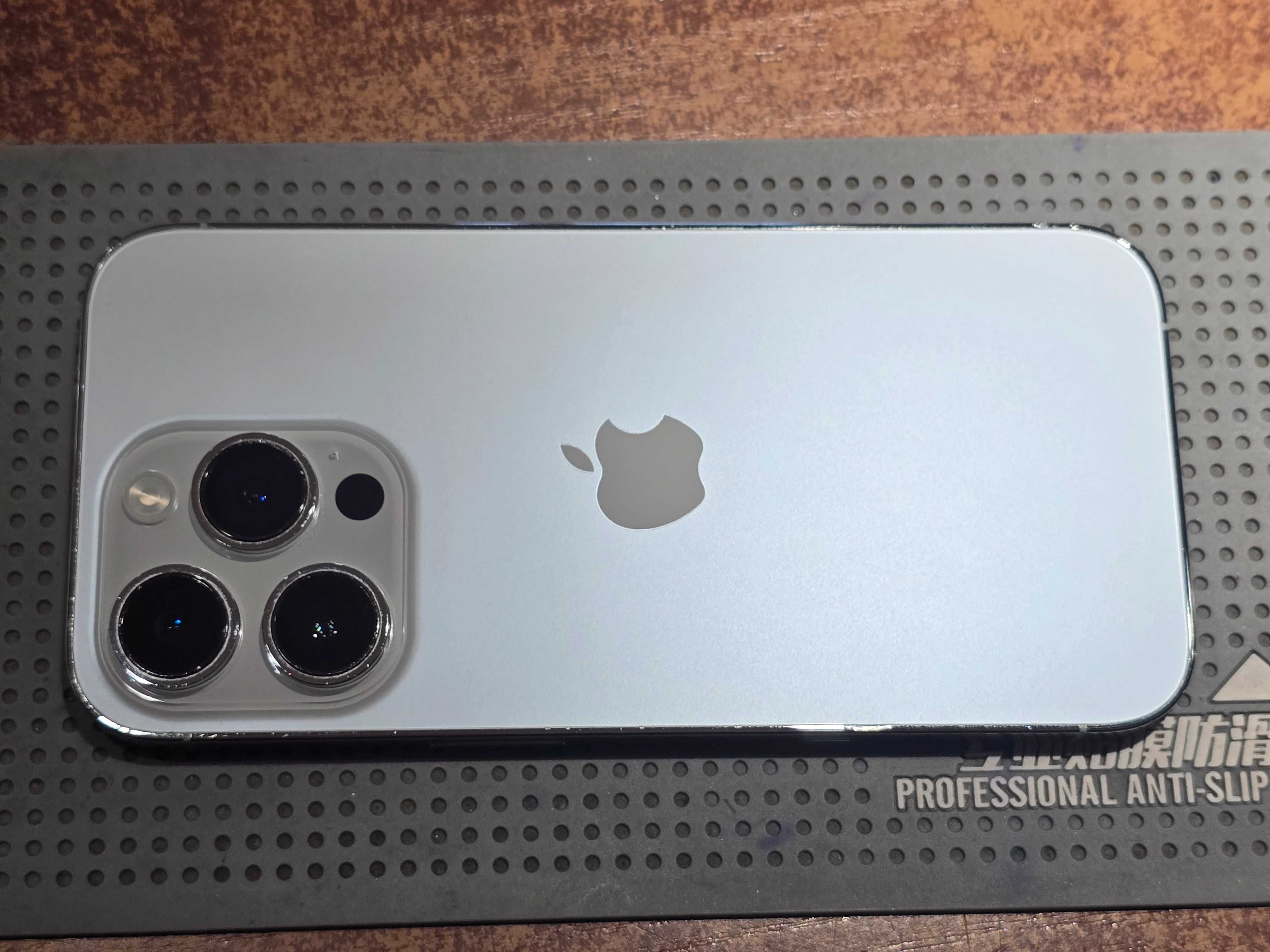 Używany - Apple iPhone 14 Pro 256GB Srebrny - GSM Baranowo