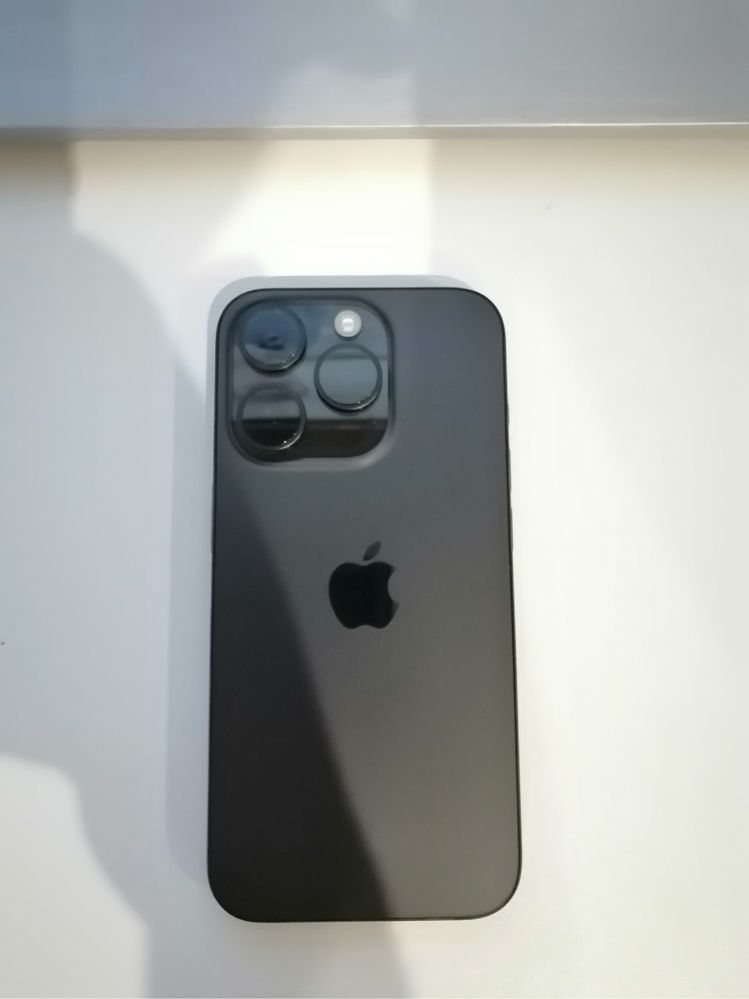 Iphone 15 pro (novo)