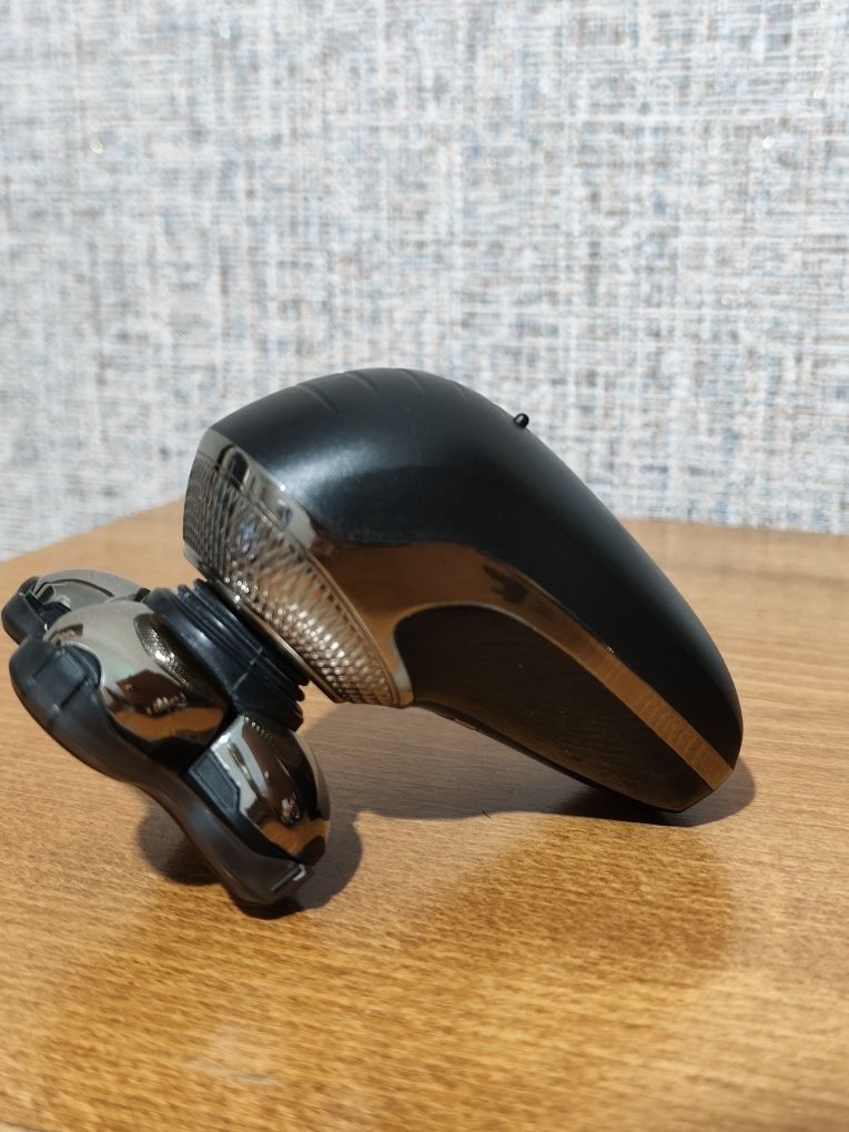 Електробритва Kemei KM-1003