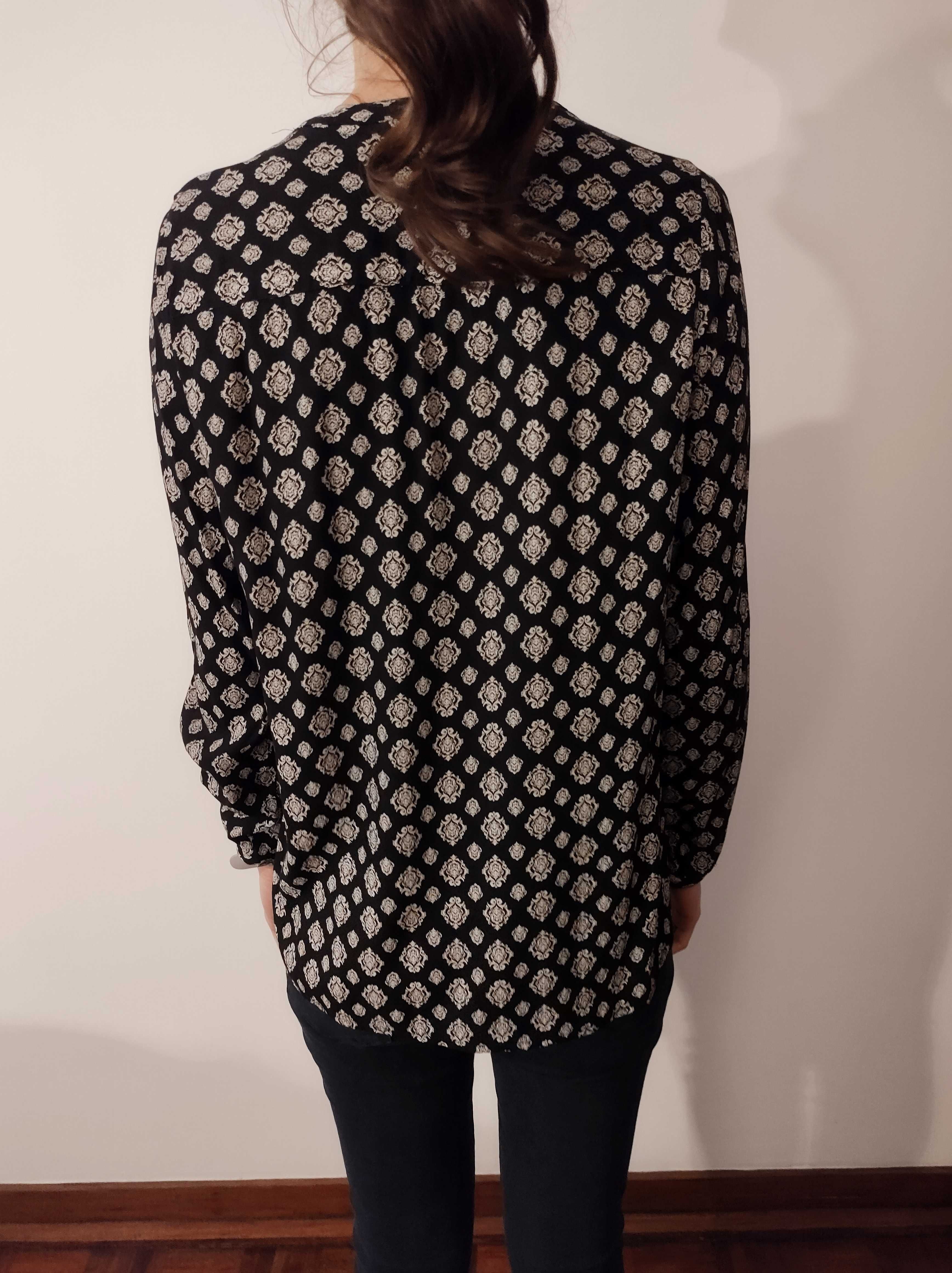 Camisa Preta com padrão