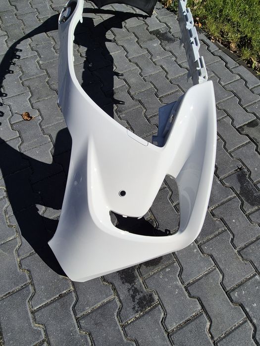 Zderzak przód Toyota Yaris IV generacja