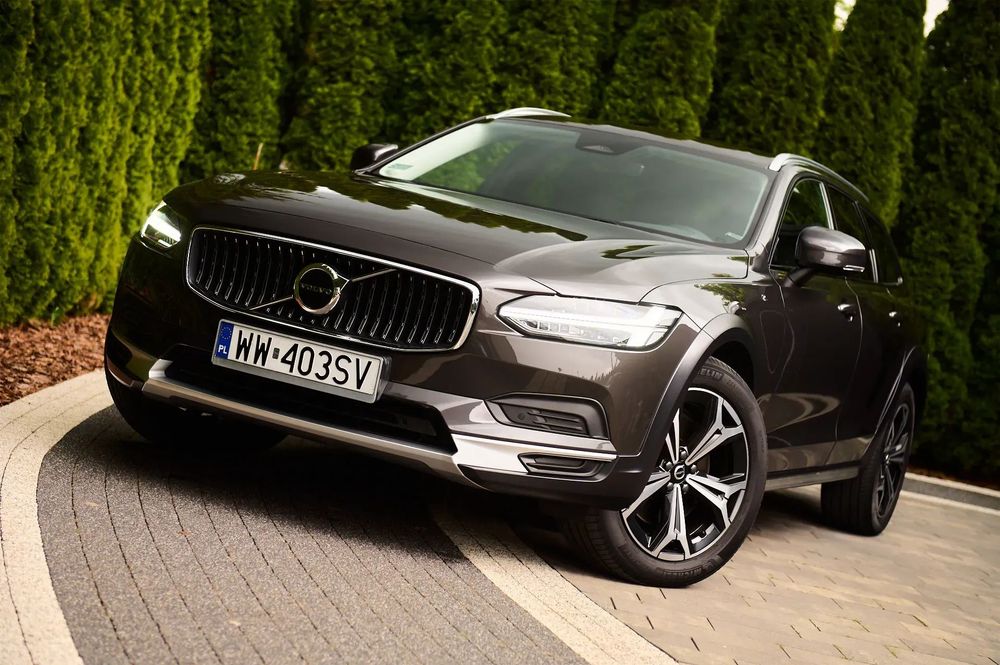 Volvo V90 Cross Country =LIFT= 197KM B4 AWD PRO mHEV Harman/Kardon Kamera BLIS El.hak FV23%