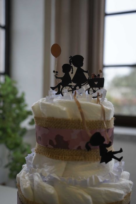 Bolo de fraldas bebé - menina