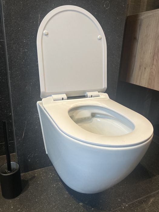 Miska WC wiszące, deska wolnoopadajaca