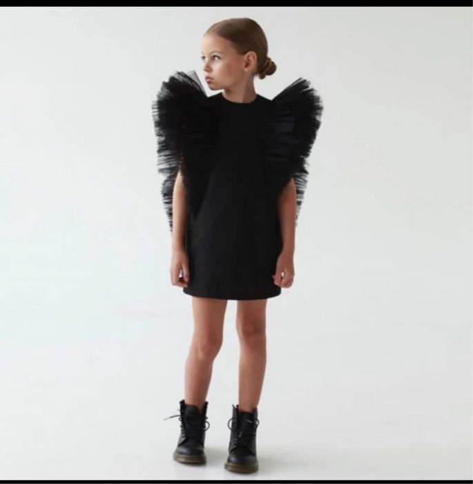 Стильні сукні чорні і білі , 110, 120 , 130 і 140р