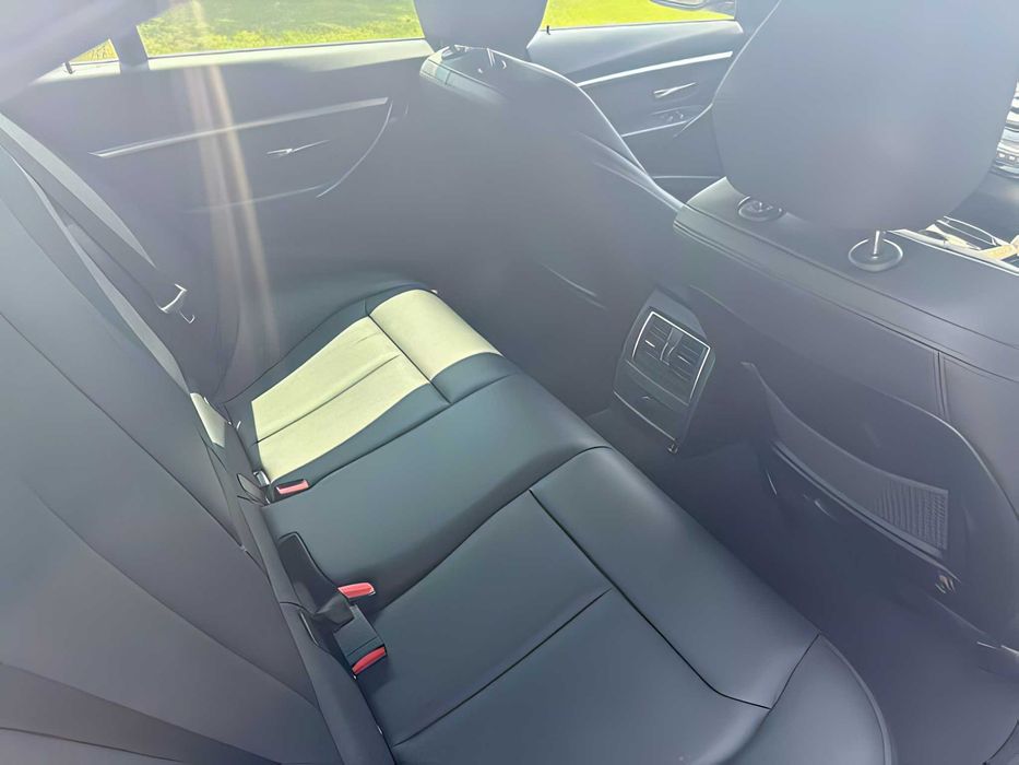 BMW 3 Series      2018