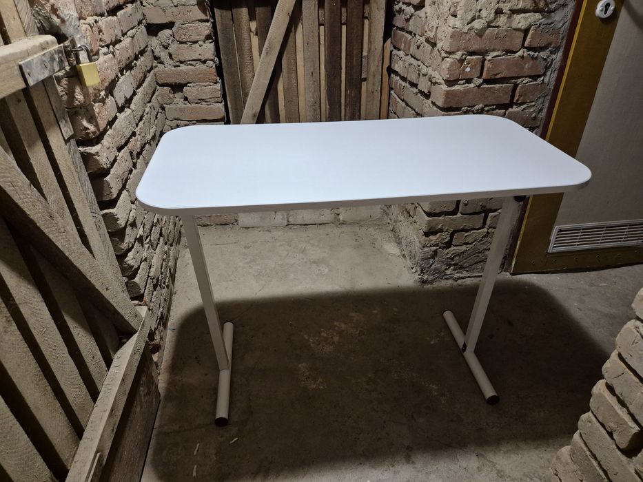 Stolik, biurko składane, kosmetyczne,  mobilne. Manicure, paznokcie.