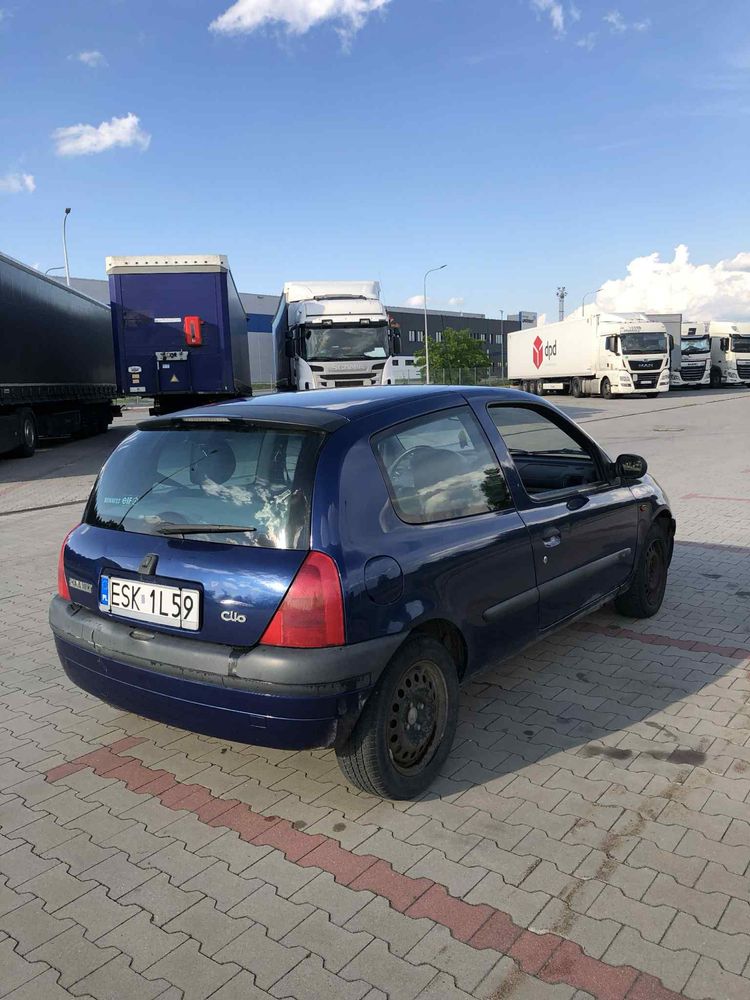 Renault clio 2 1.6 16v 2000r.