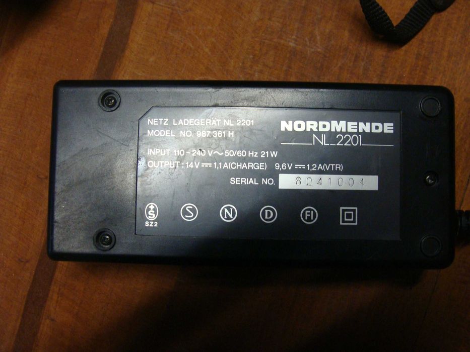 Máquina de Filmar Cassetes - NordMende CV 1100