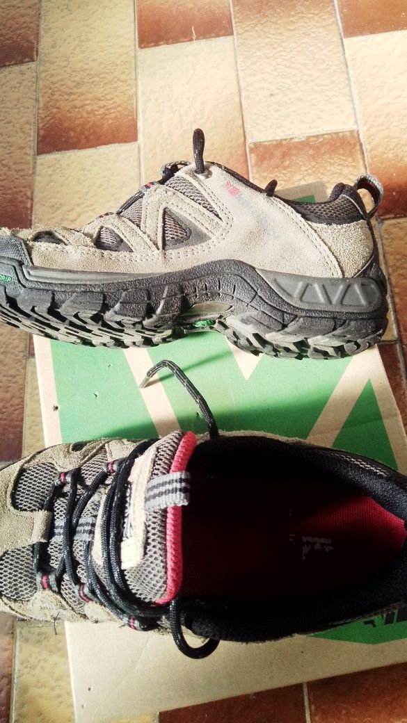 Tênis Karrimor n 36