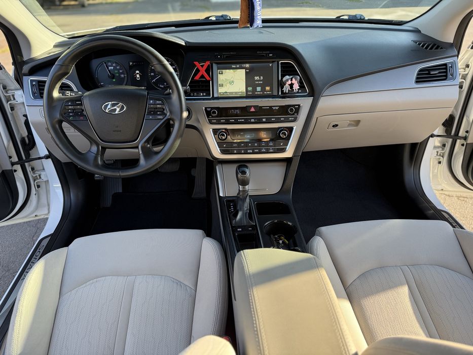 Продам Hyundai Sonata  Гибрид-Плагин 2015г