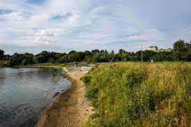 Продам  дачу в живописном месте города у реки