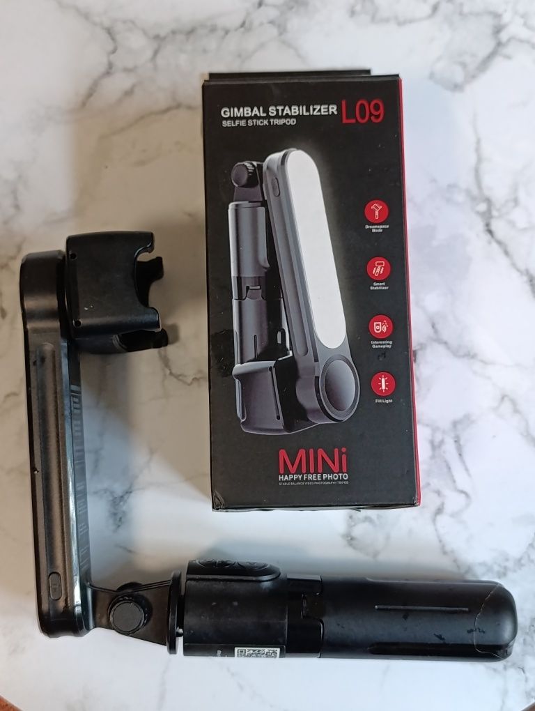 Продам стабилизатор для телефона Gimbal L09