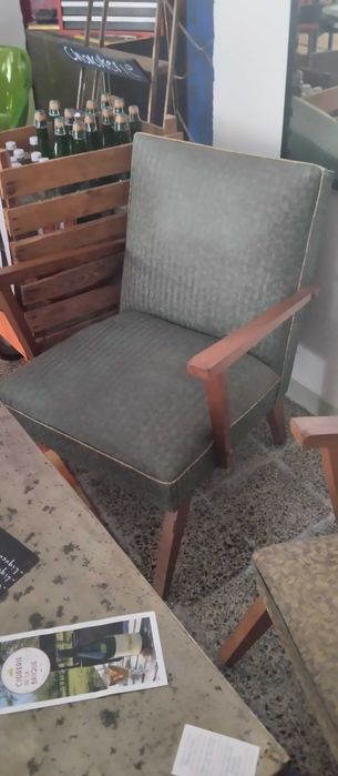 Cadeirãos Antigos...E muito mais !