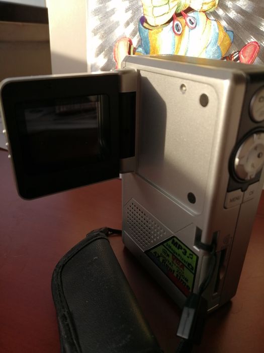 AIPTEK DV330 MP3 VGA Digital zoom 4x 1.5'' TFT LCD TV/PC playback