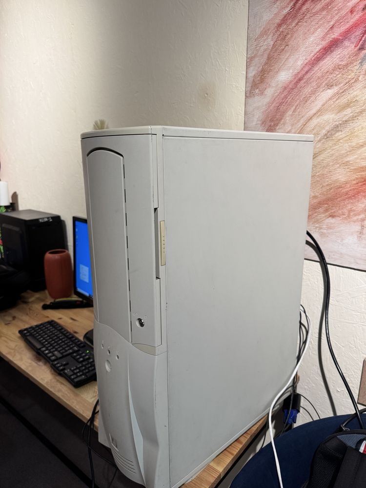 Продам двухпроцесорний DELL T5600 (відео GTX 1050)