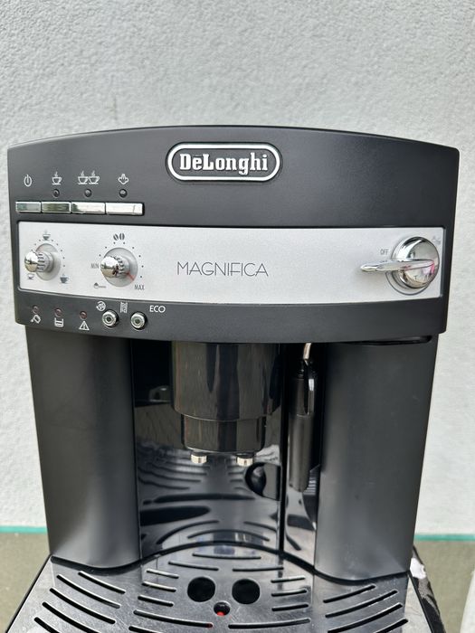 Кавомашина, кавоварка DeLonghi