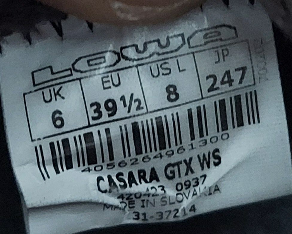 Черевики фірми Lowa Casara GTX Gore-Tex оригінал 

Розмір по бірці :
U