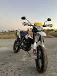 UM DSR 125 supermoto