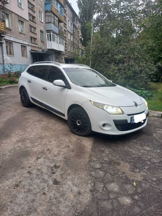 Рено меган 3,  2009г, 1,5 дизель, механика.