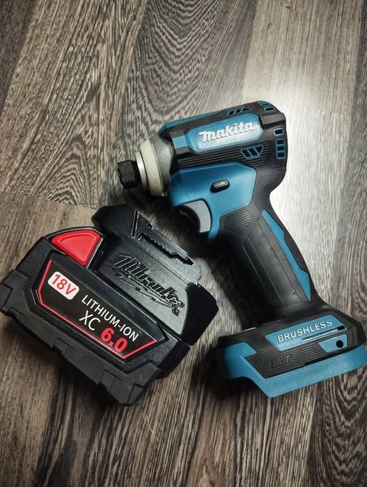 Адаптер перехідник акумулятор Milwaukee M18 на інструмент Makita 18V