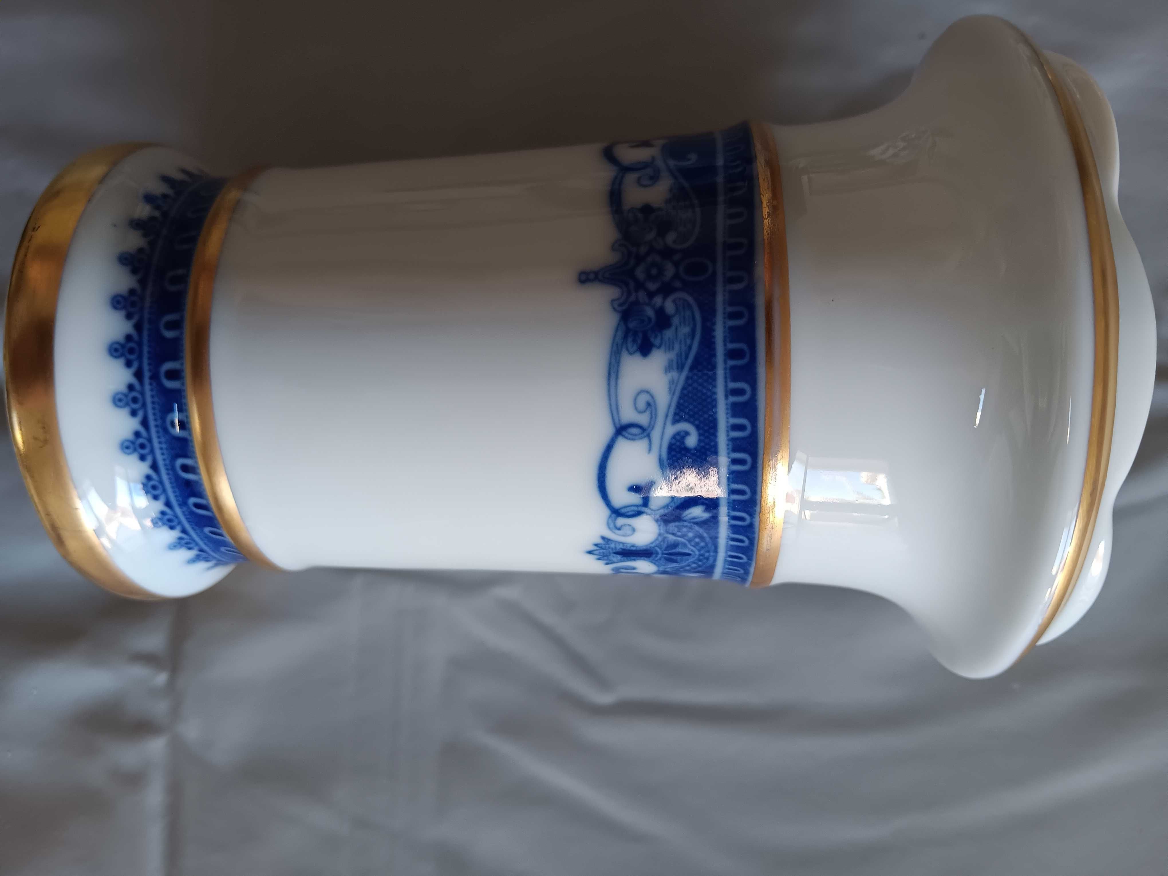 Jarra em porcelana SP Coimbra, com fio de ouro, azul e branca, anos 70