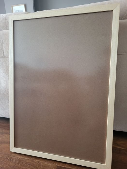 Moldura em madeira e vidro  50x70 cm