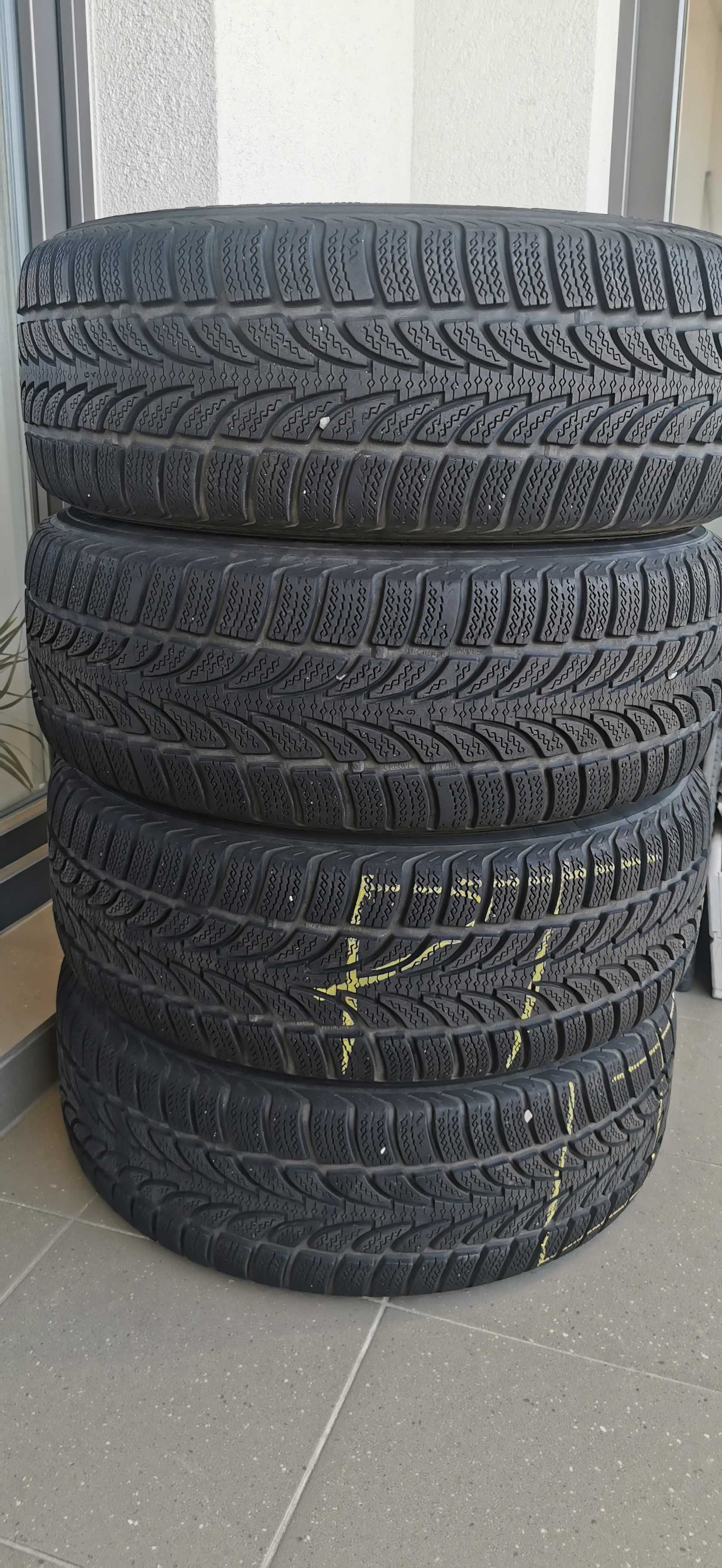 Opony Nokian W+ 205/55 R16 felgi kolpaki