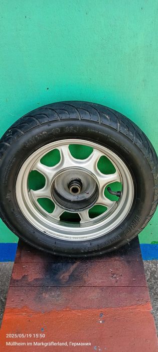 Продам диск с покрышкой для скутера Honda на 22 шлица.