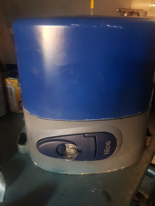 silnik do bramy wjazdowej Firmy Nice prądu stałego 24V