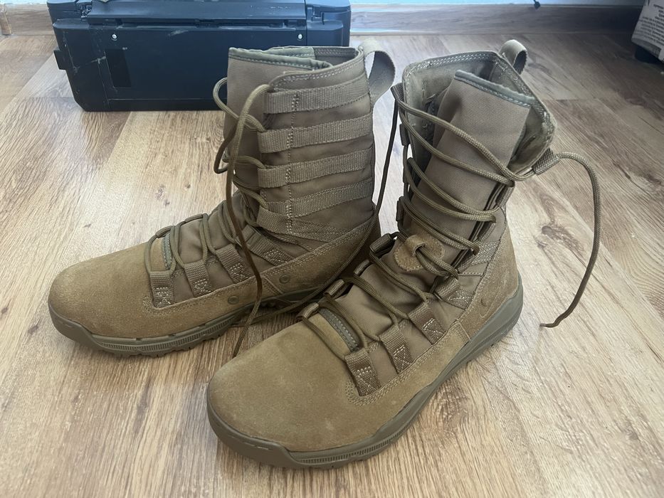 Nike, черевики з високим берцем