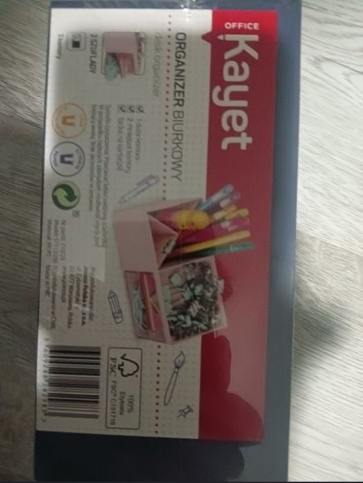 3 organizery na biurko.