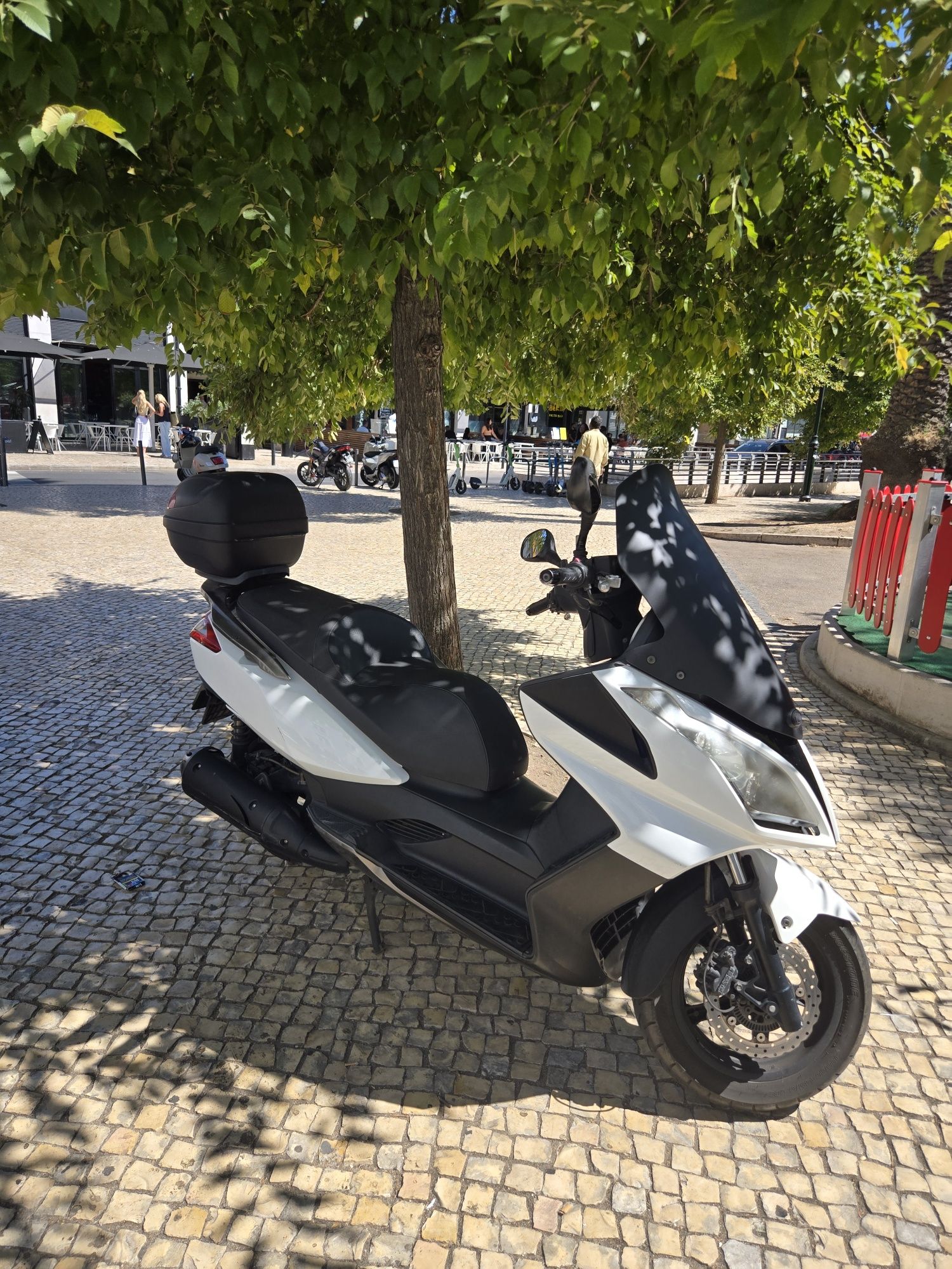 Moto kinco 125 com mala