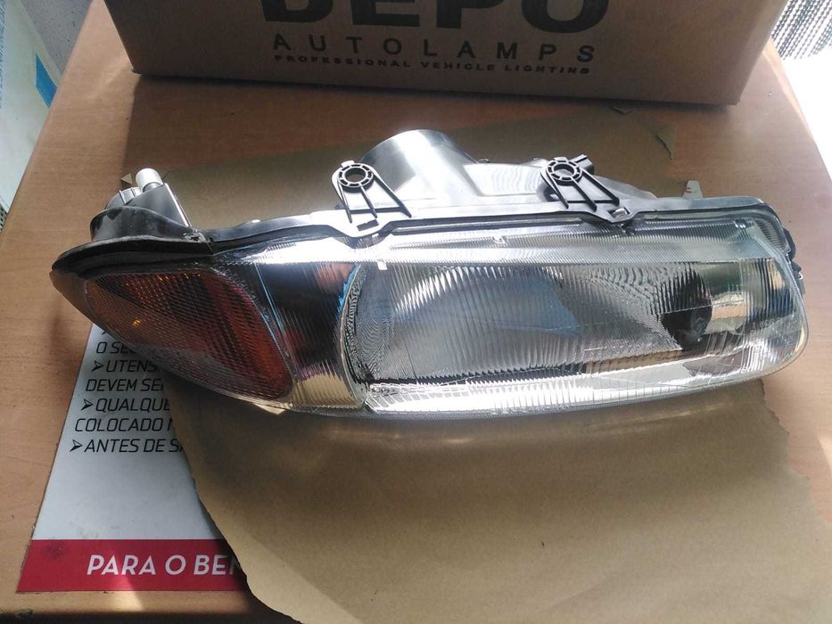 Farol Direito Rover 200 de 1995 Novo