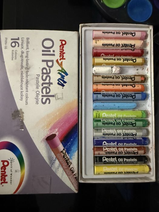 Farby akrylowe kayet, pastele olejne pentel, farby akwarele, paleta