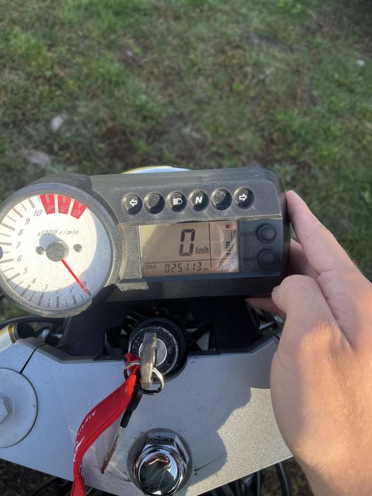 Hyosung GT125 naked