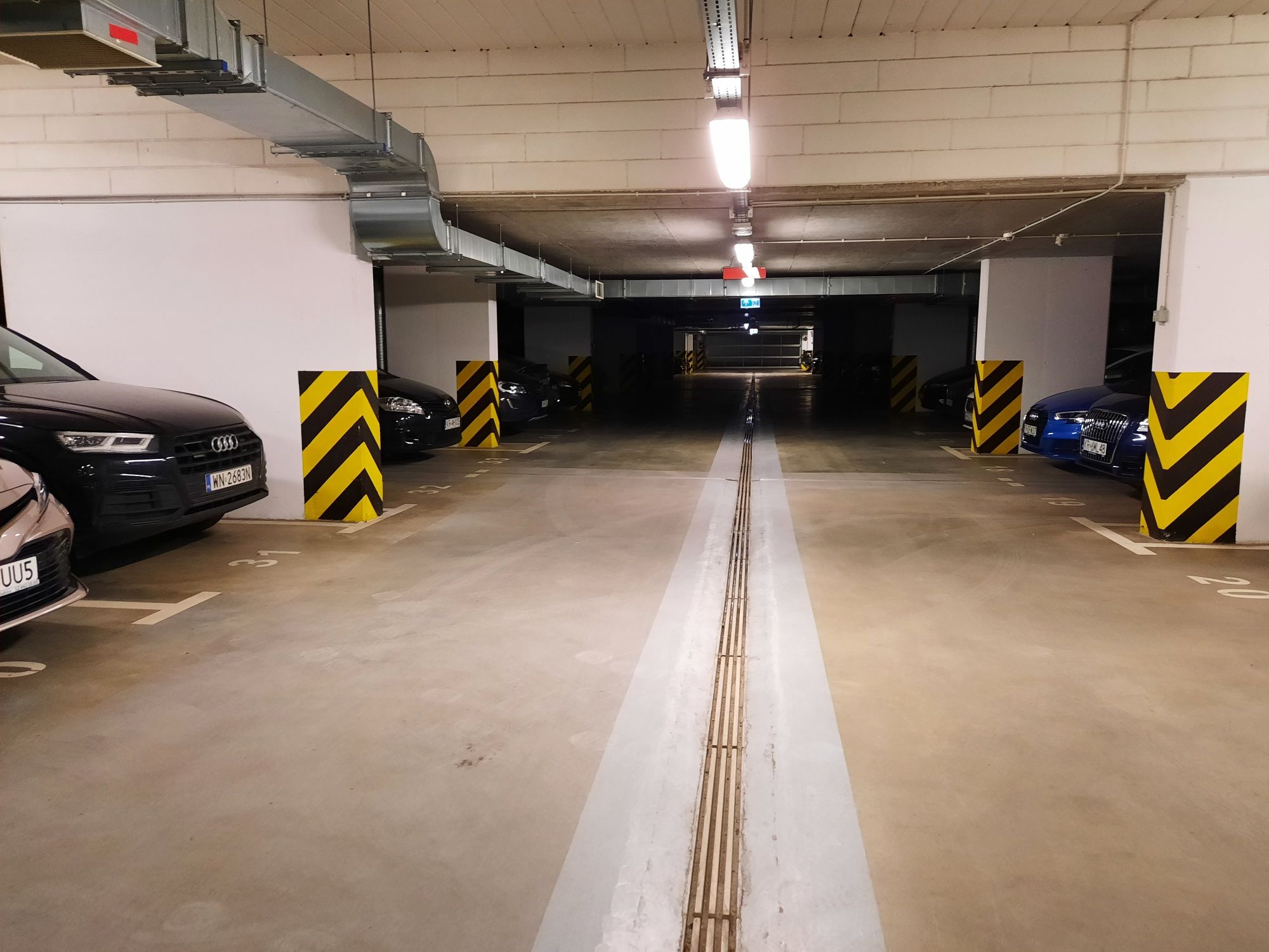 Parking, miejsce postojowe, garaż podziemnym, Cystersów, Fabryczna