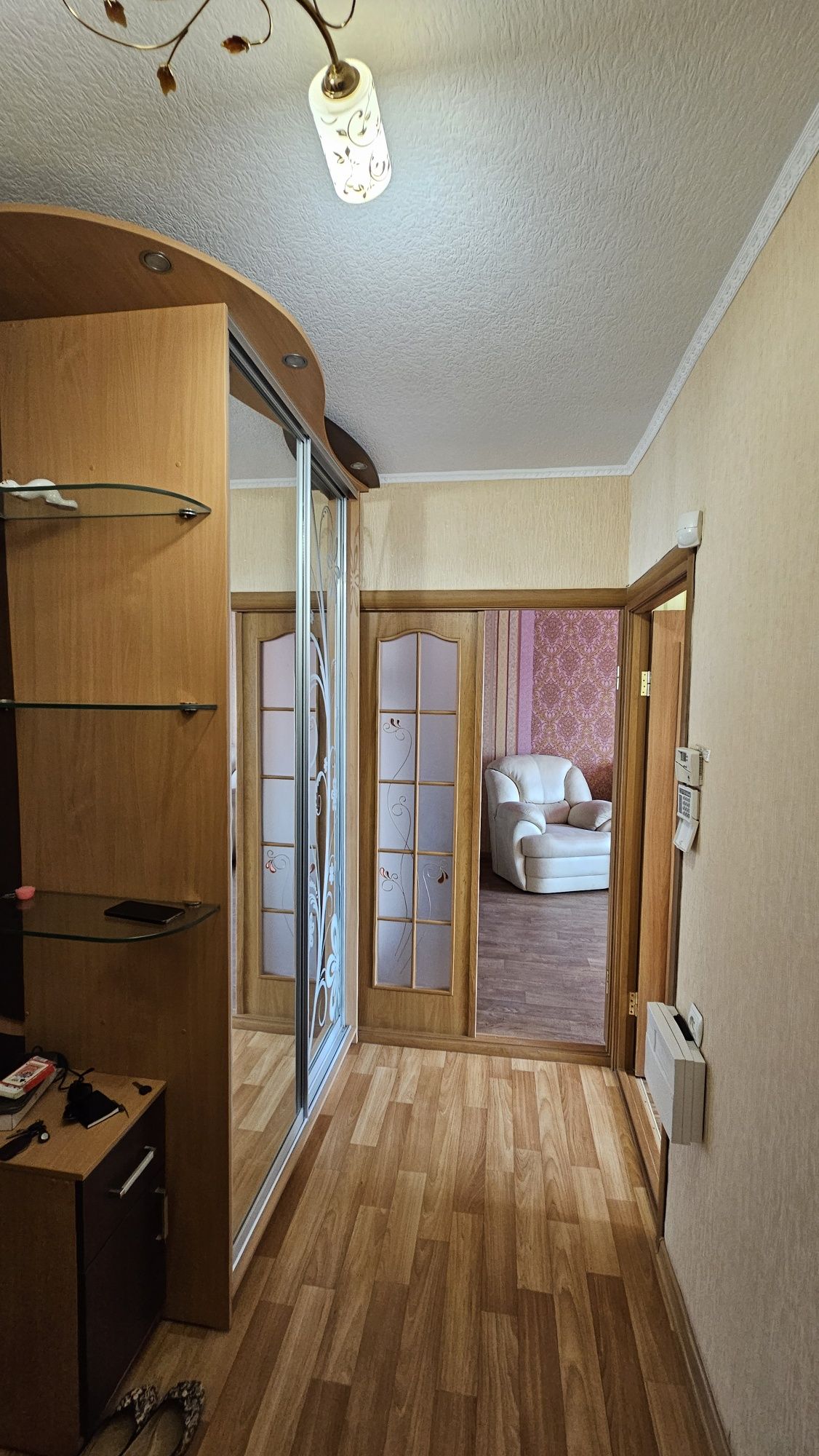 Продам 2к квартиру Жадова з ремонтом  та меблями