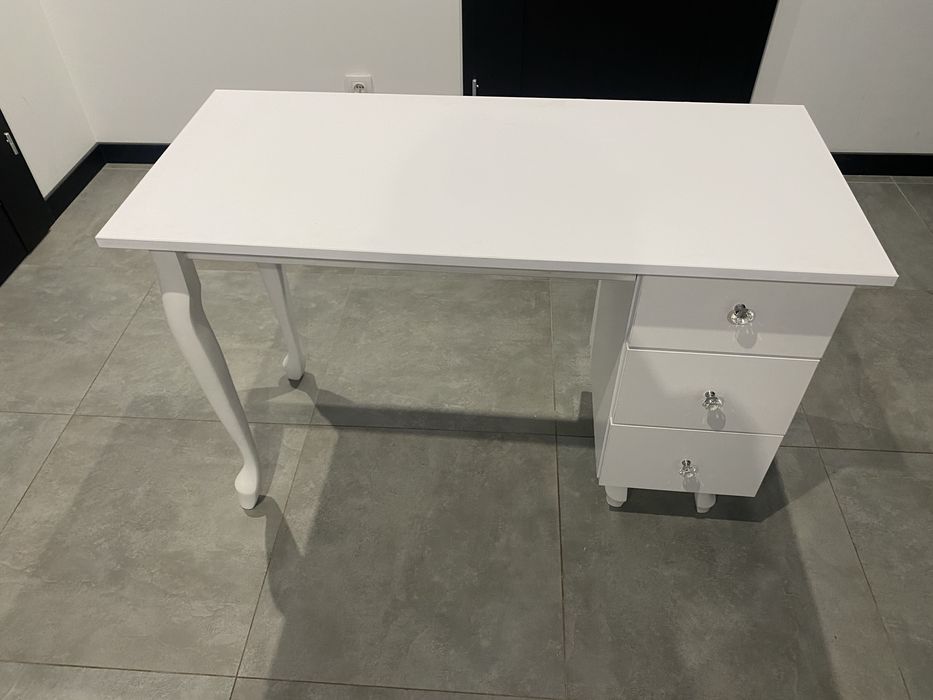 Biurko kosmetyczne tapicerowane