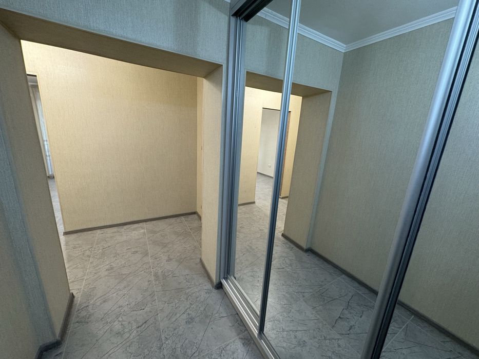 Продаж двокімнатної квартири на Соборній з новим ремонтом