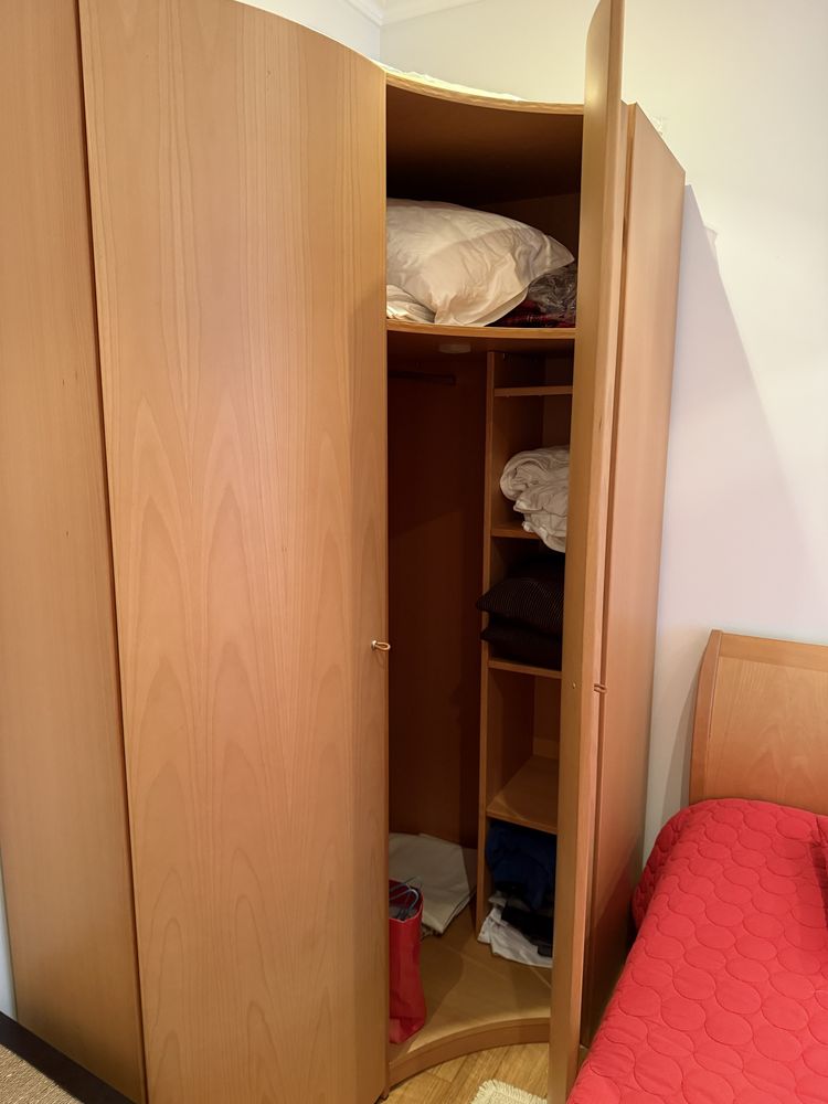 Quarto completo com cama de solteiro