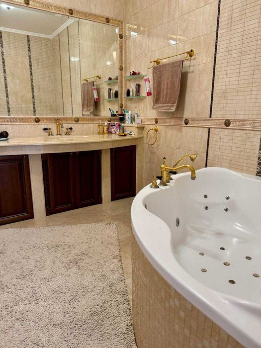 Продається елітна 3-кімнатна квартира в новобудові на Чорновола, 67